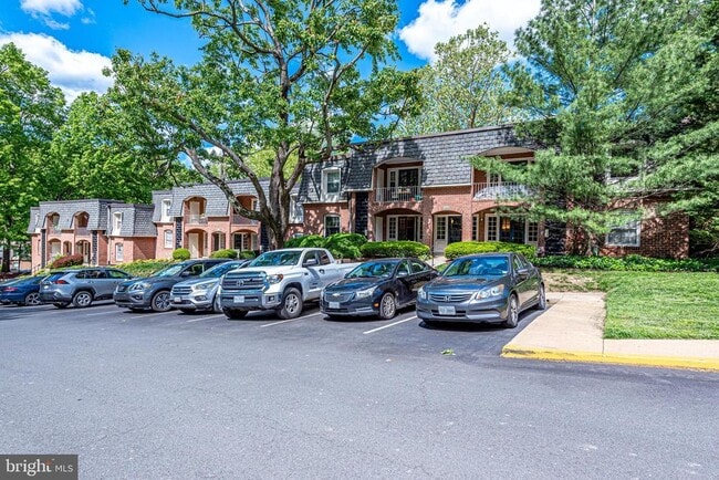 Building Photo - 5909 Prince James Dr