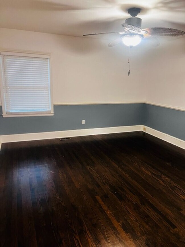 Building Photo - 4 bed, 3 bath home in Stonehaven