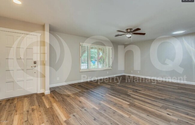 Building Photo - 2502 E Sahuaro Dr