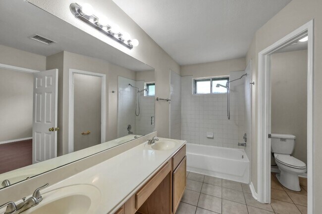 Building Photo - 319 Cape Conroe Dr