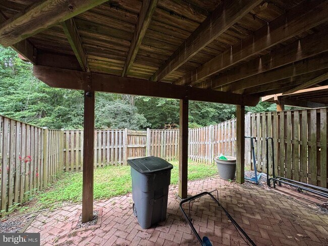 Building Photo - 7558 Aspenpark Rd
