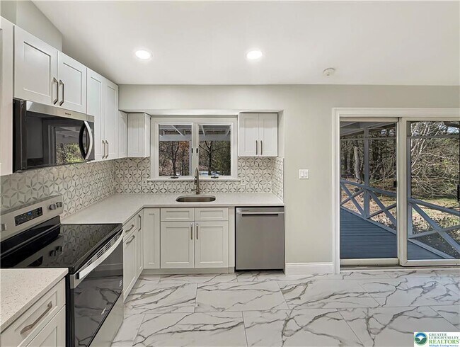 Building Photo - 308 Hemlock Ln