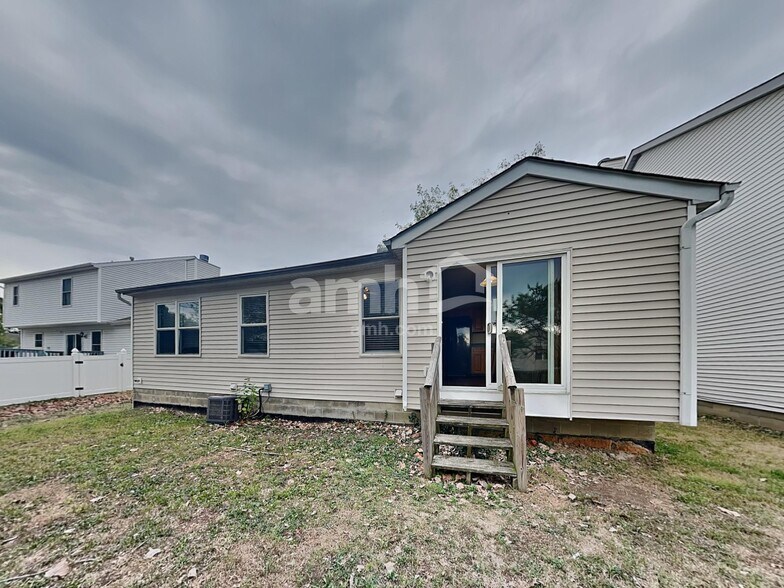 Building Photo - 2901 Gablewood Dr
