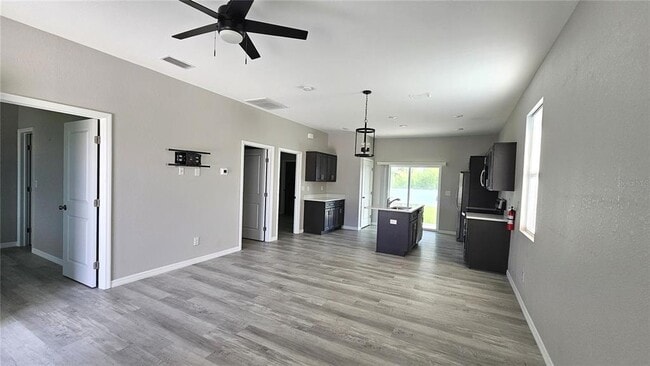 Building Photo - 10446 Kidron Ave