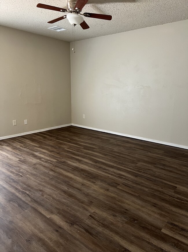 Building Photo - 12602 Abbotts Way