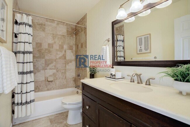 Building Photo - 8487 Everett Way