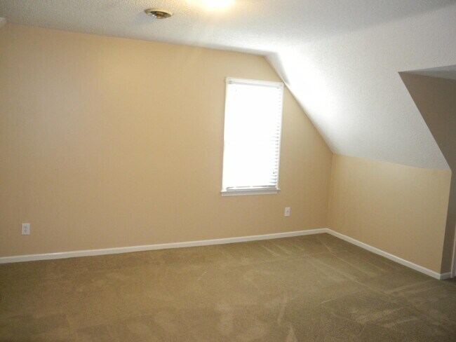 Building Photo - 383 Billingham Dr