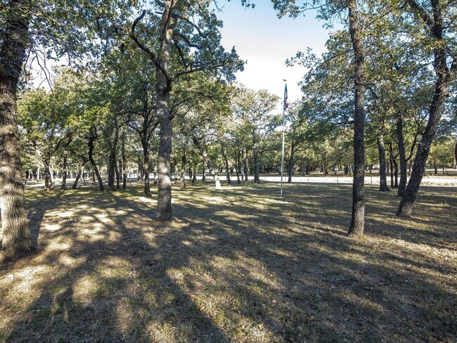 Building Photo - Gorgeous 3 bed room 2 bath in Decatur