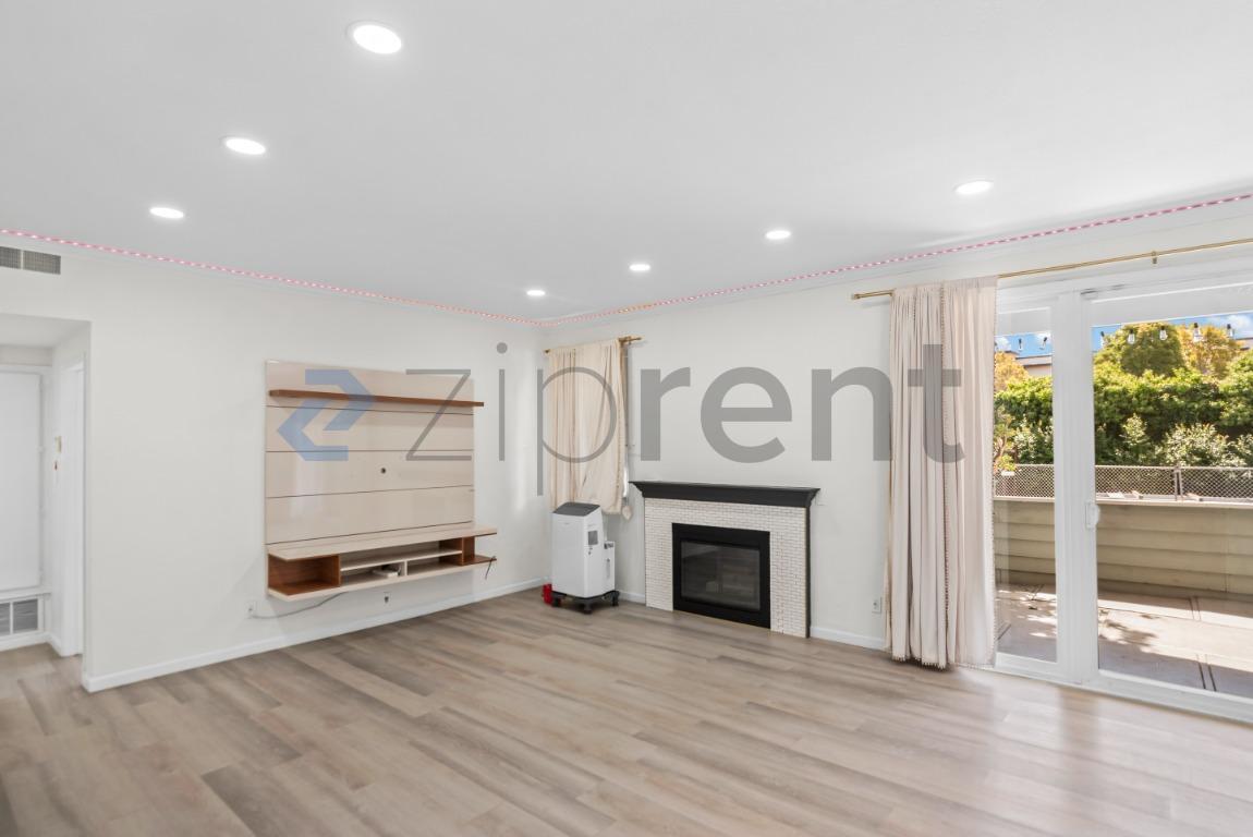 Building Photo - Unit 101