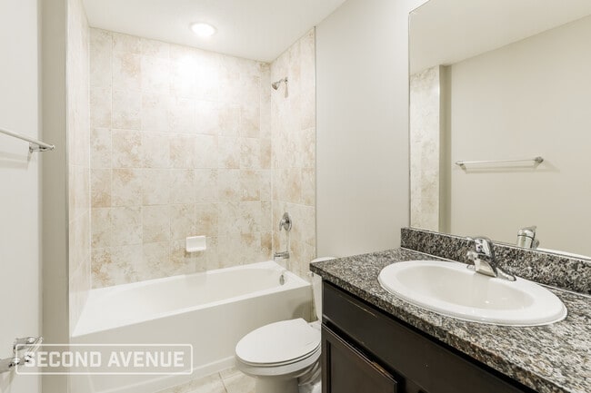 Building Photo - 1426 Paramount Ave SE