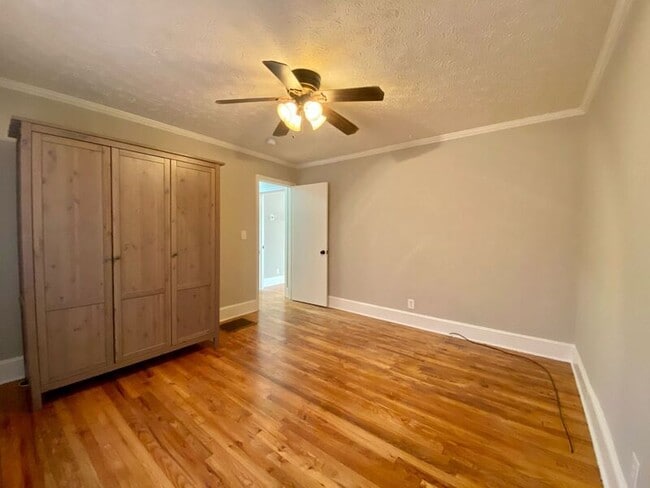 Building Photo - 3870 Hog Mountain Rd