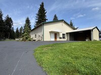 Building Photo - Unique Live/Work Opportunity – Apartment w...