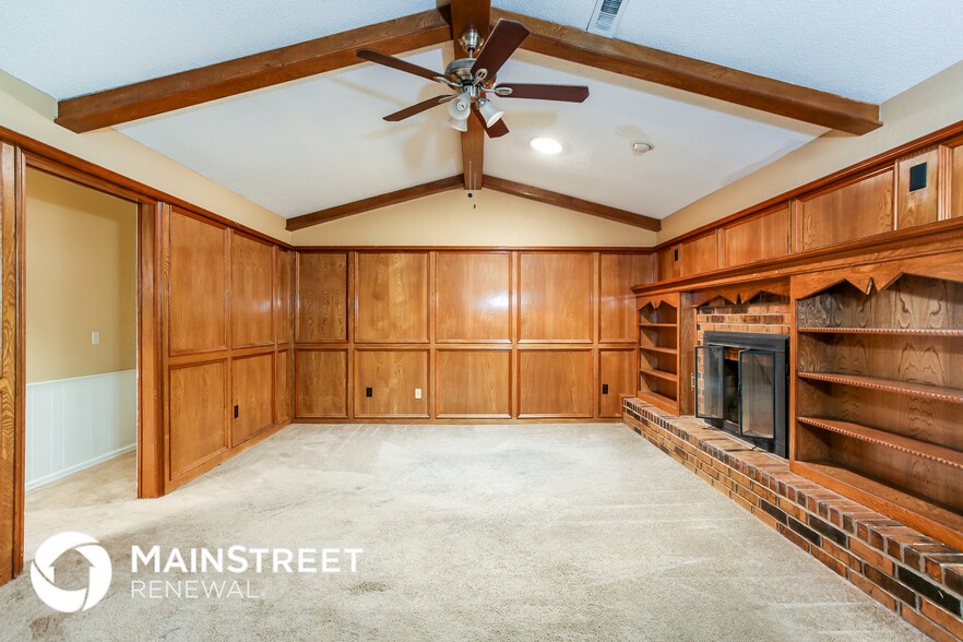 Building Photo - 1124 N Patterson Dr