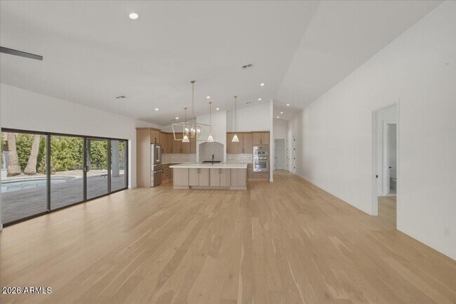 Building Photo - 6050 E Hollyhock St