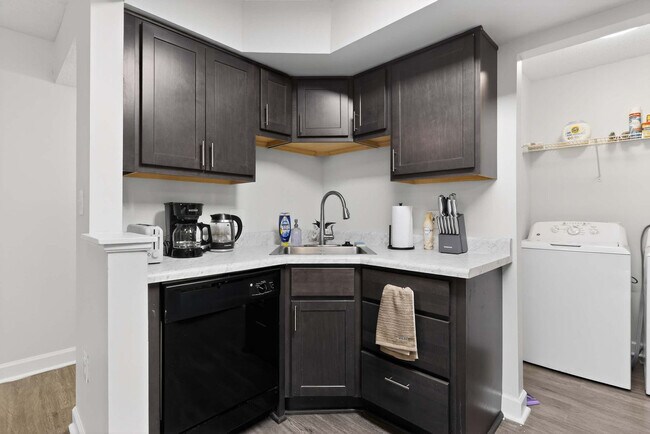 Building Photo - 800 Alexander Rd