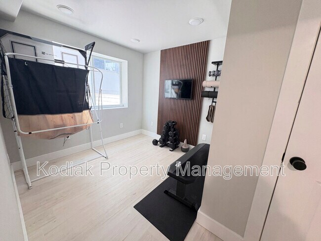 Building Photo - 1364 Petunia Ct