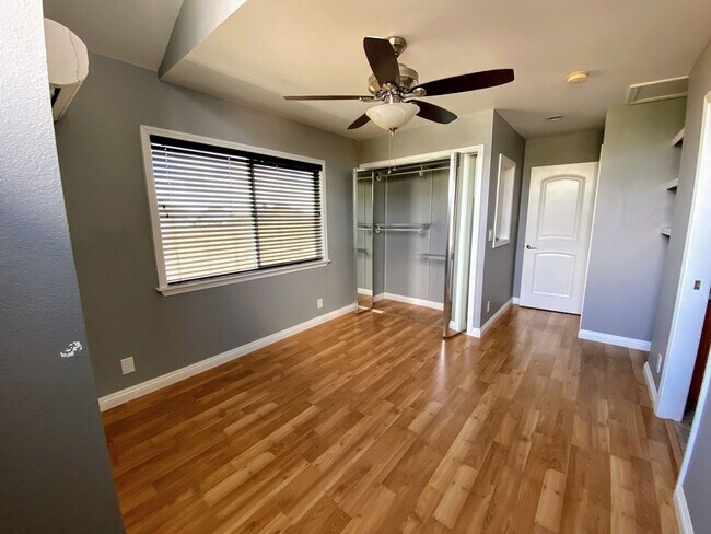 Building Photo - 341YOS