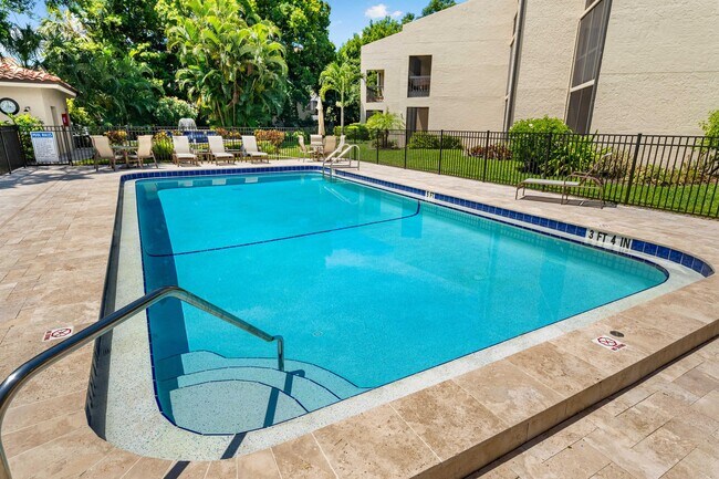 Building Photo - 800 Hudson Ave