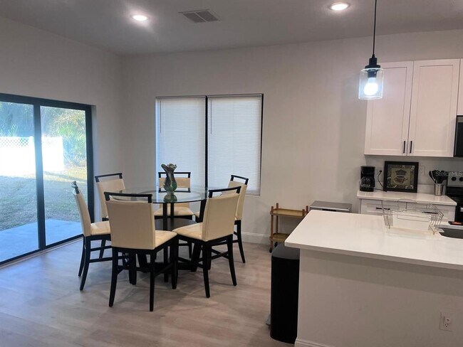 Building Photo - 1597 Kerman St