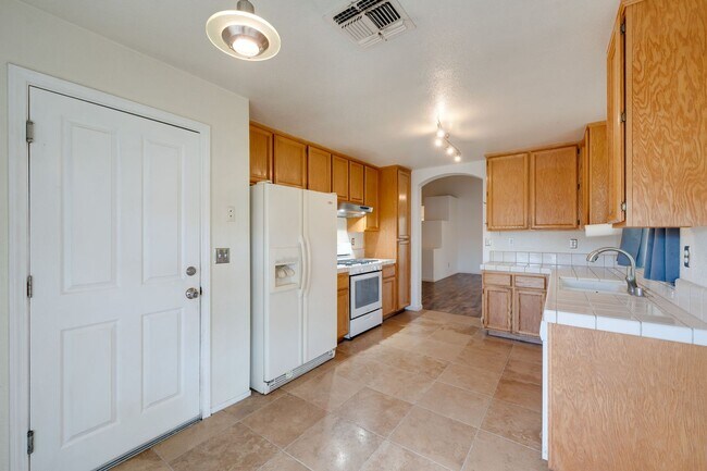 Building Photo - 6115 Brahms Ct