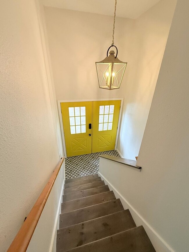 Building Photo - Waterfront living in Rocky Point.