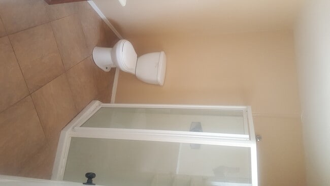 Building Photo - Nice 3 bedroom home ready for immediate move in.