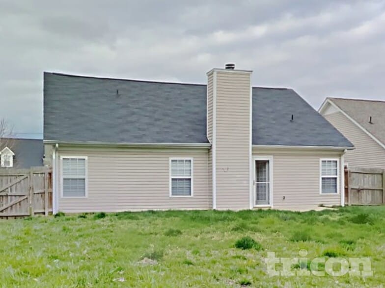 Building Photo - 4021 Deer Run Trce