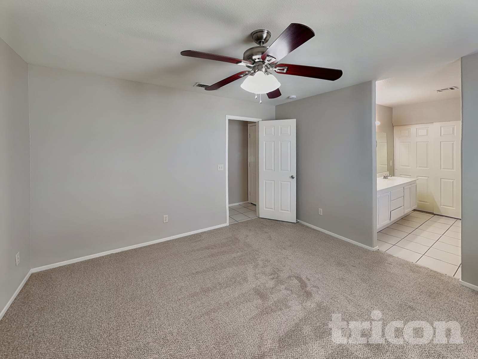 Building Photo - 5703 Roundrock Dr