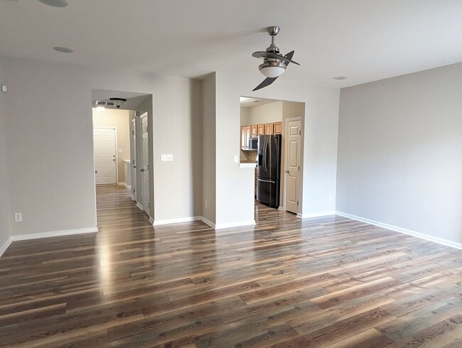 Building Photo - Townhome Close to I-485 and Shopping/Resta...