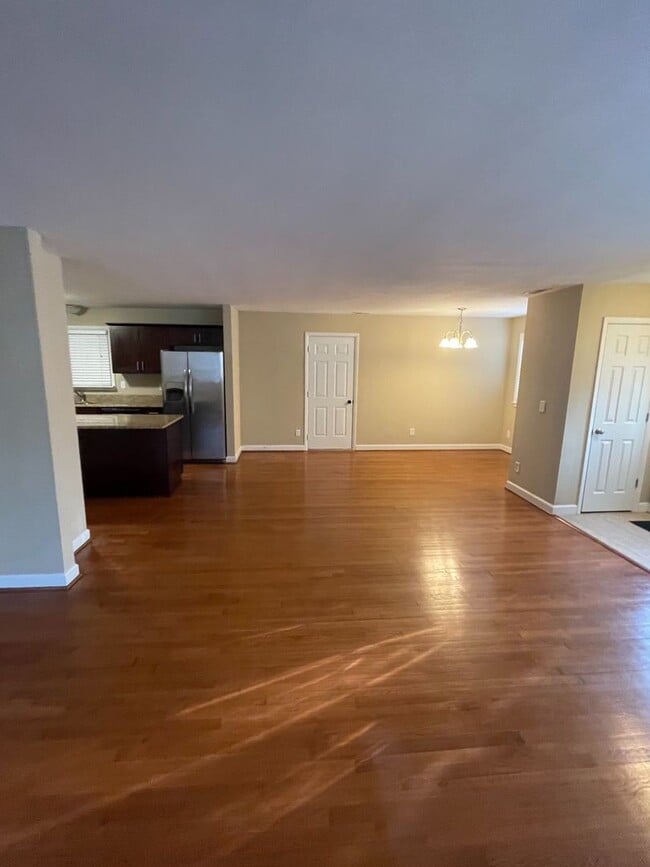 Building Photo - Great Ranch Home in Norfolk
