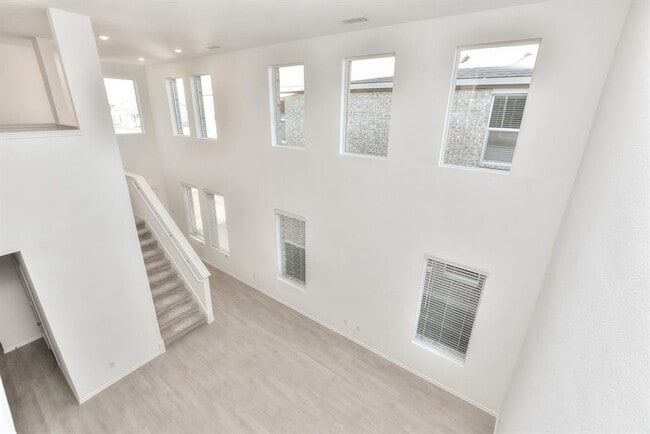 Building Photo - 18010 Cedar Waxwing Wy