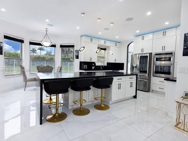 Building Photo - 4860 SW 161st Ln