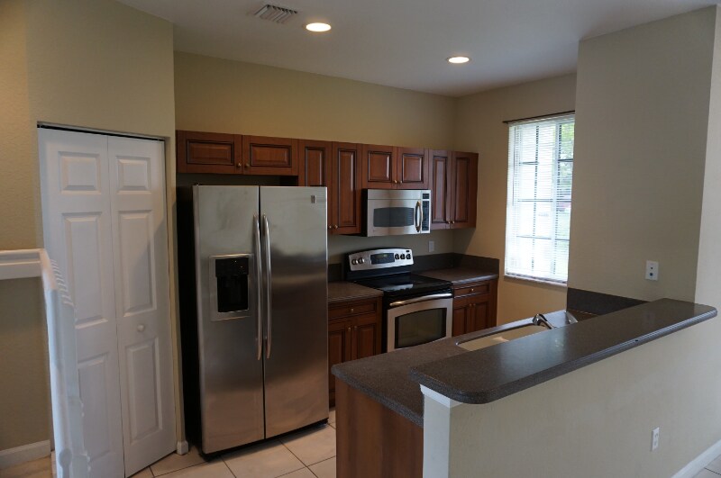 Primary Photo - 1987 Nassau Dr