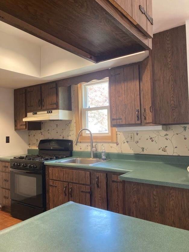 Kitchen - 108 21st St