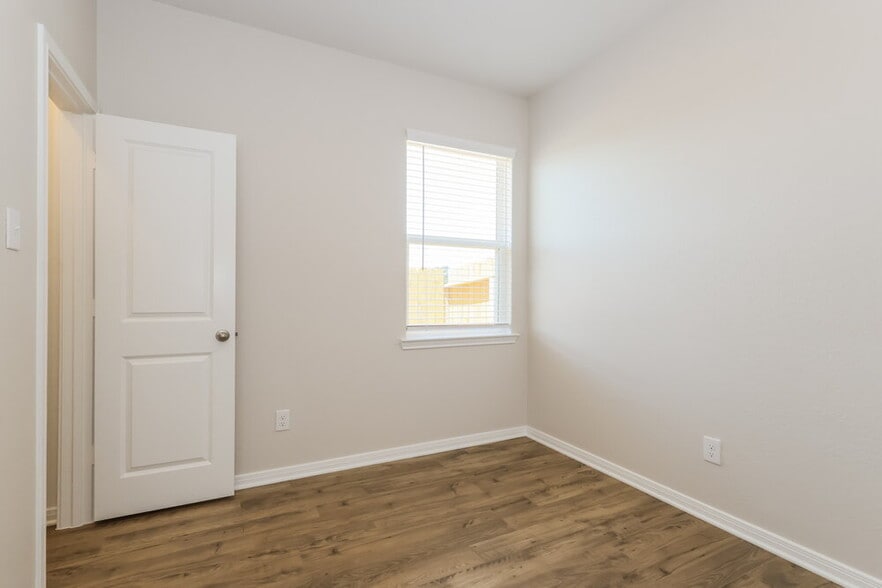 Building Photo - 15574 Caramel Spgs Dr
