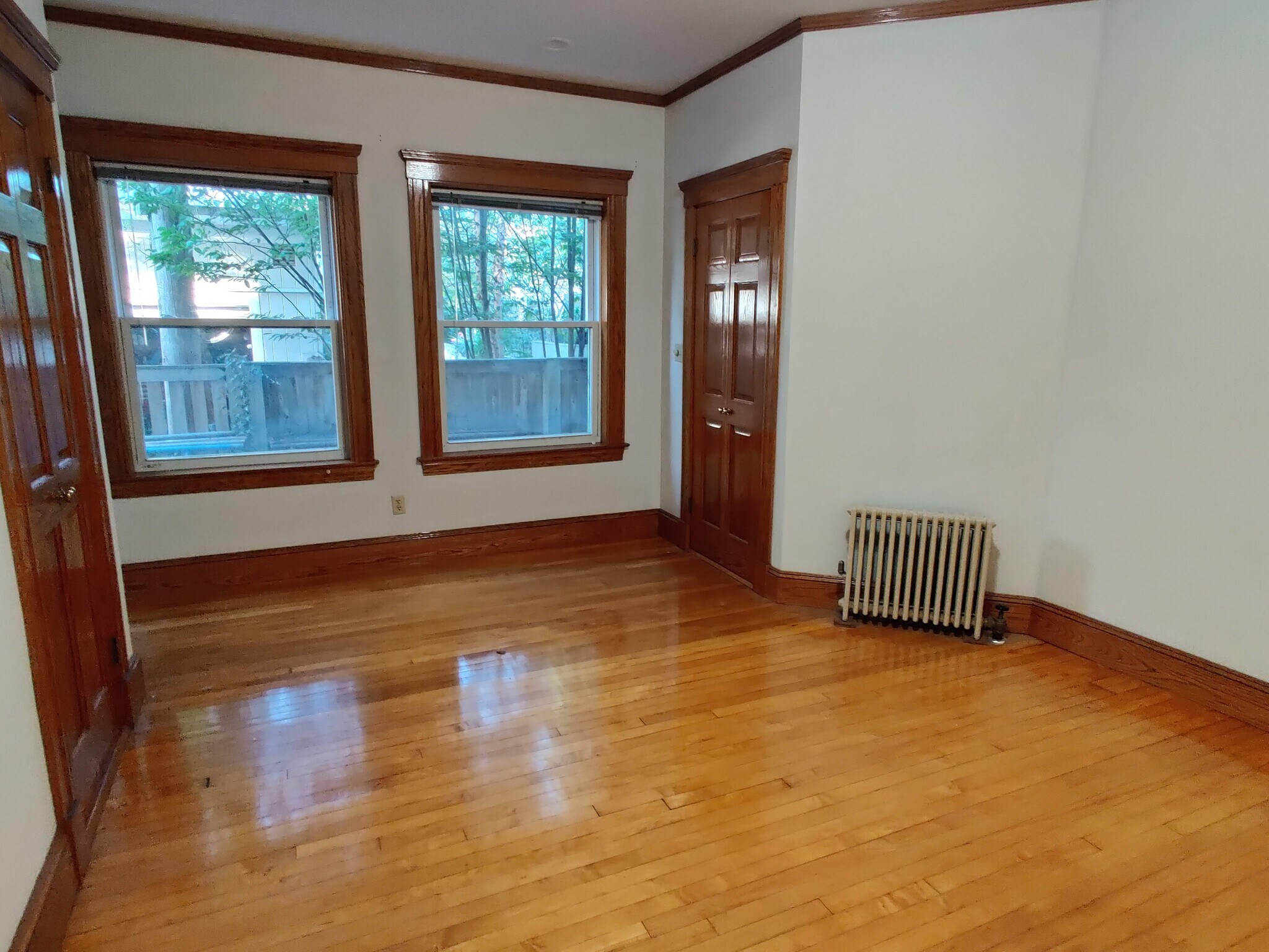 Building Photo - 37 Hawthorn St