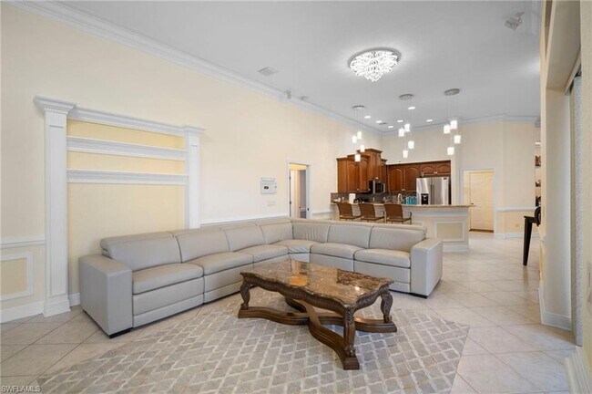 Building Photo - 5024 SW 8th Pl