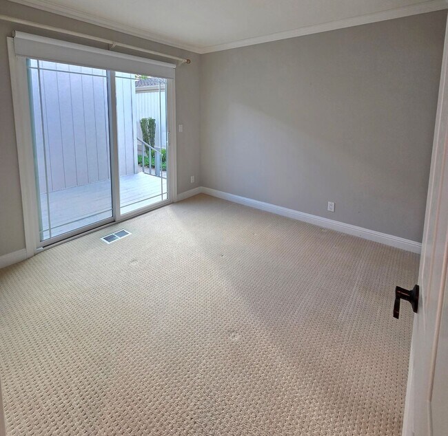 Building Photo - Spacious 3 bedroom 2 bath townhome for rent in Crow Canyon Country Club
