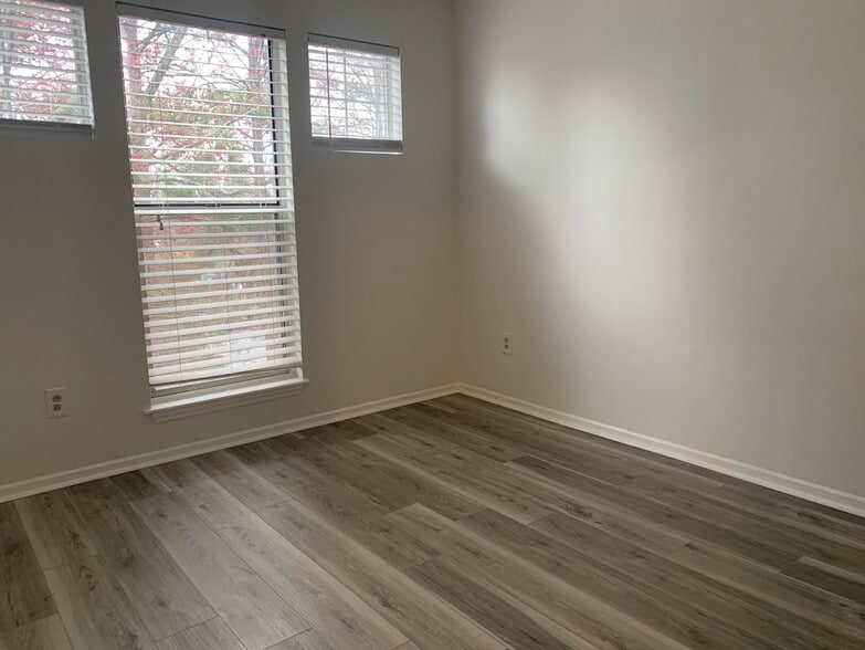 Building Photo - 18865 Vineyard Point Ln