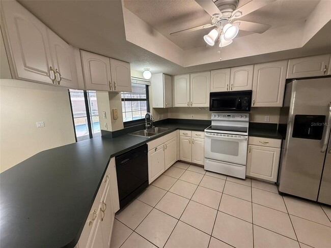 Building Photo - 1001 S Wapello St