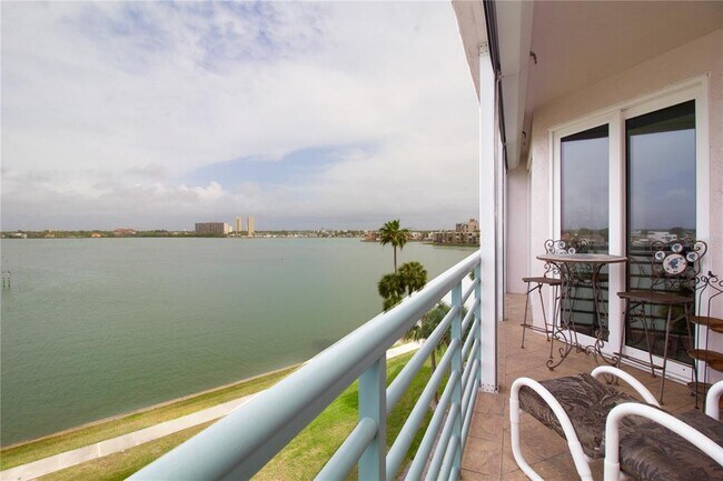 Building Photo - 8041 Sailboat Key Blvd S