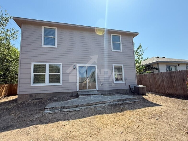 Building Photo - 2731 Candle Ridge Dr