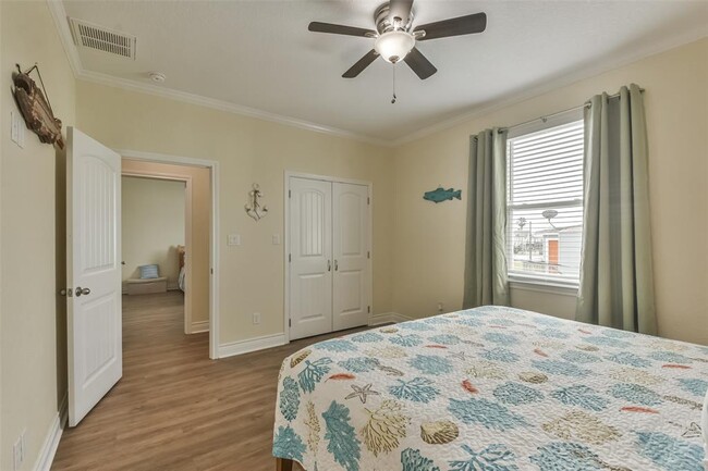 Building Photo - 4022 Fort Bend Dr