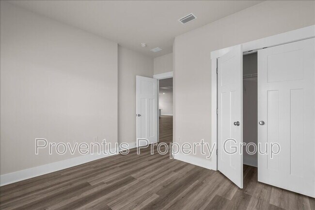 Building Photo - 3136 Silver Maple Dr