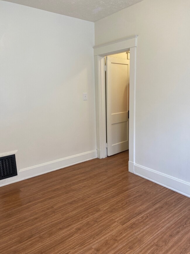 Building Photo - 1629 Grantwood Ave