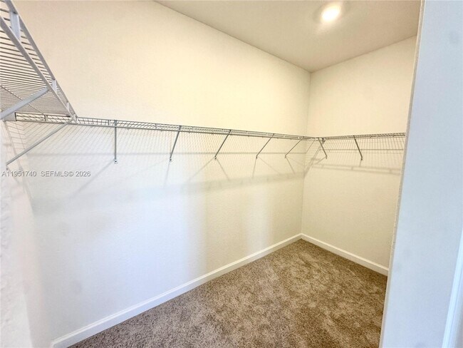 Building Photo - 2657 SE 24th Ct