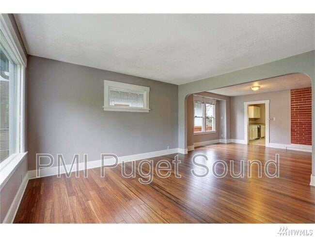 Building Photo - 1108 S Ridgewood Ave