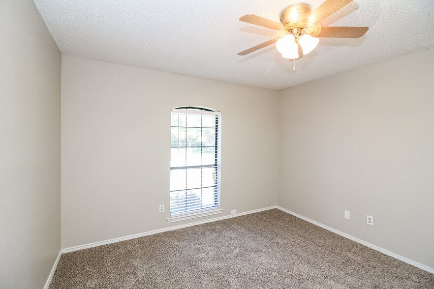 Building Photo - 7709 Harmony Dr