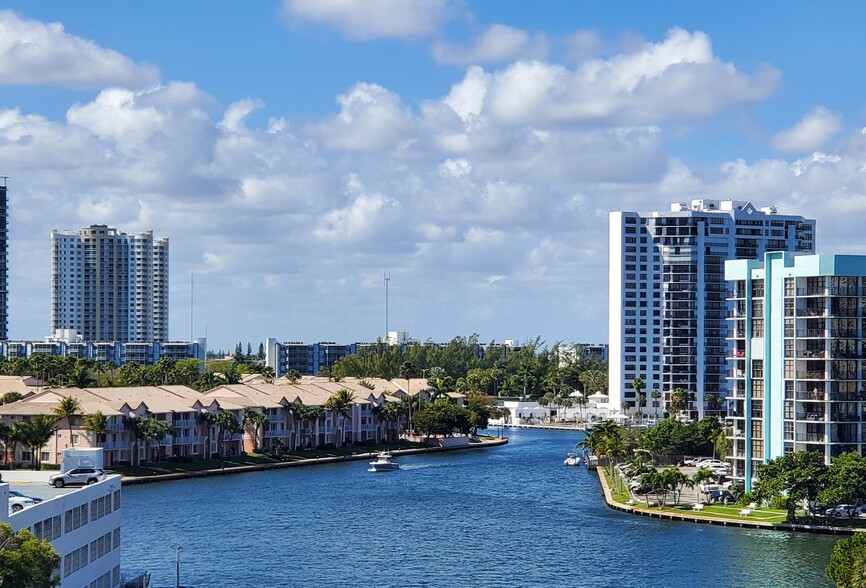 Intracoastal Views Unit 7th Fl - 3725 S Ocean Dr