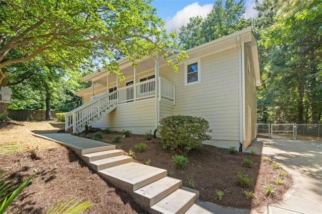 Building Photo - 6147 Allen Ivey Rd
